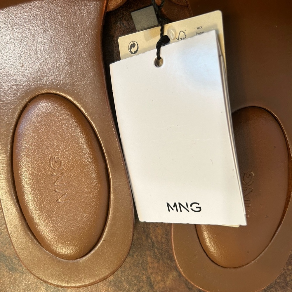 Mango Sandal - Picture 2 of 2